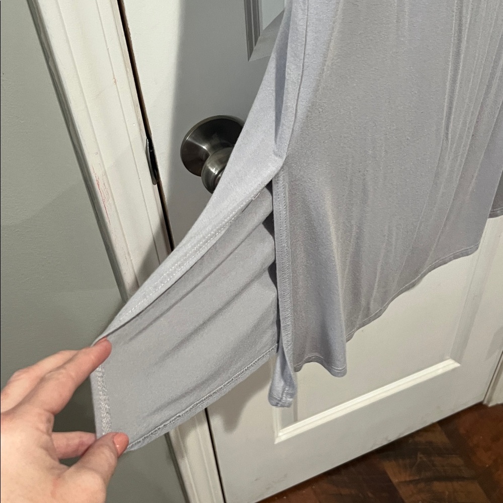 Chic Light Gray Women's Short Sleeve Top - Picture 4 of 4